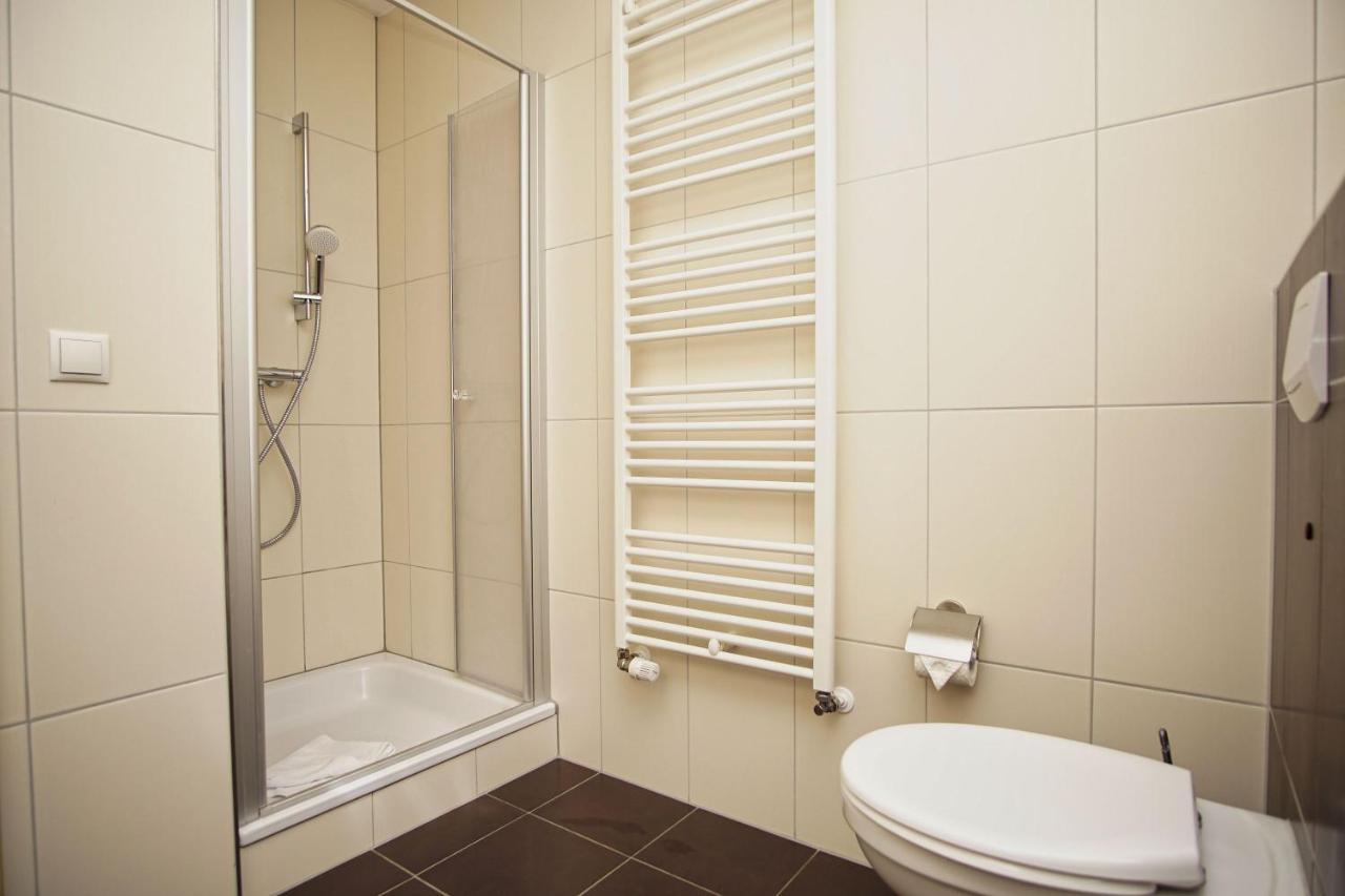Schicke Fewo Mit Terrasse, Gratis Nutzung Vom Ahoi Erlebnisbad Und Sauna In Sellin - Haus De Niege Wech Fewo 02 Тиссов Екстериор снимка